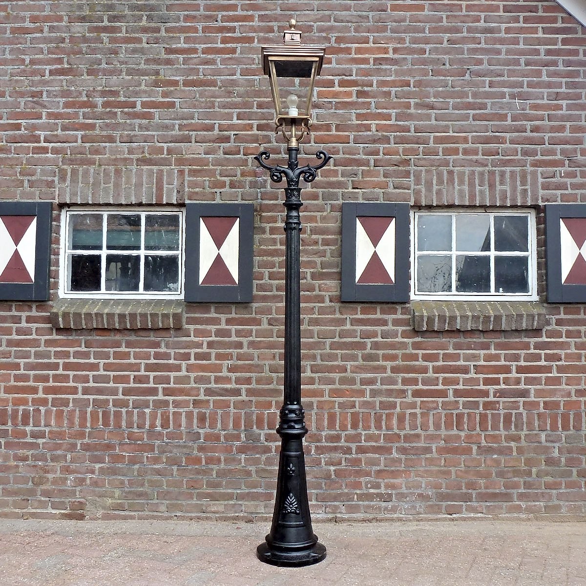 E77. Rotterdam + barra lateral curva + cabezal 4 lados cobre 70. 272 cm