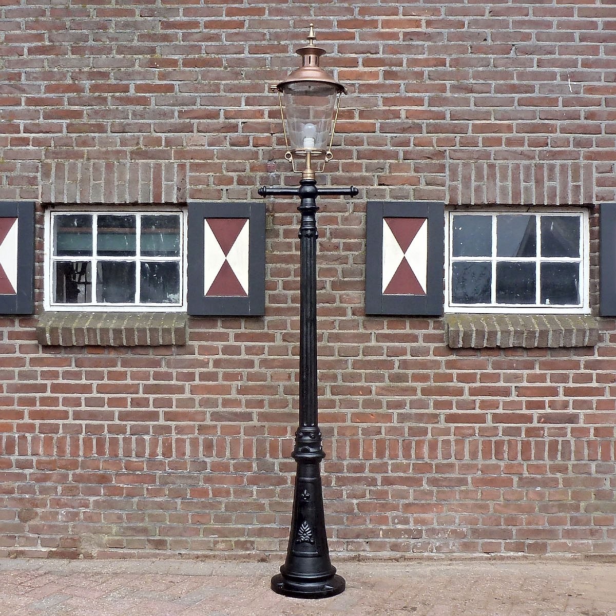 E84. Rotterdam + barra lateral recta + cabezal redondeado cobre 70. 256 cm